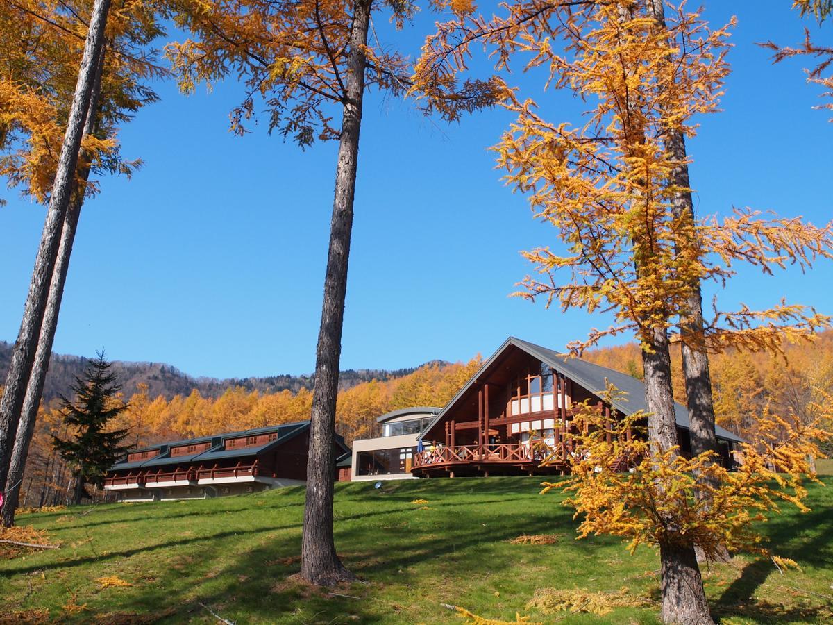 Log Hotel Larch Lake Kanayama Minamifurano Exteriör bild