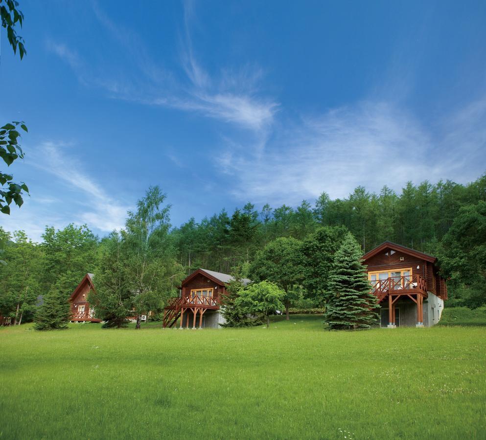 Log Hotel Larch Lake Kanayama Minamifurano Rum bild