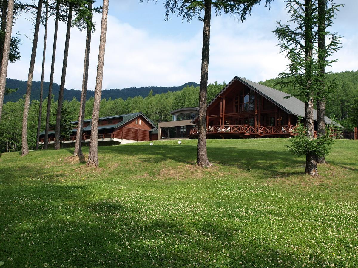 Log Hotel Larch Lake Kanayama Minamifurano Exteriör bild